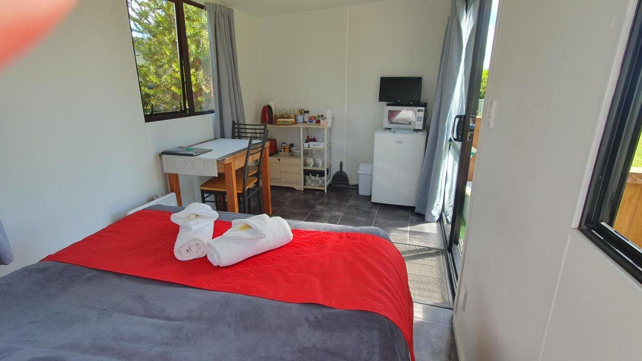 Kuratau Lakeview Studio Cabin 아파트 외부 사진